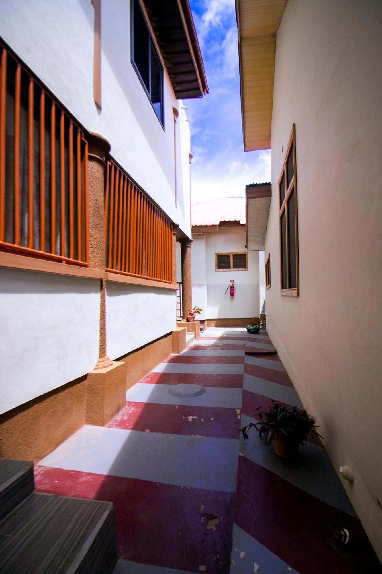 Indigo Cottage And Apartment Kumasi Zewnętrze zdjęcie